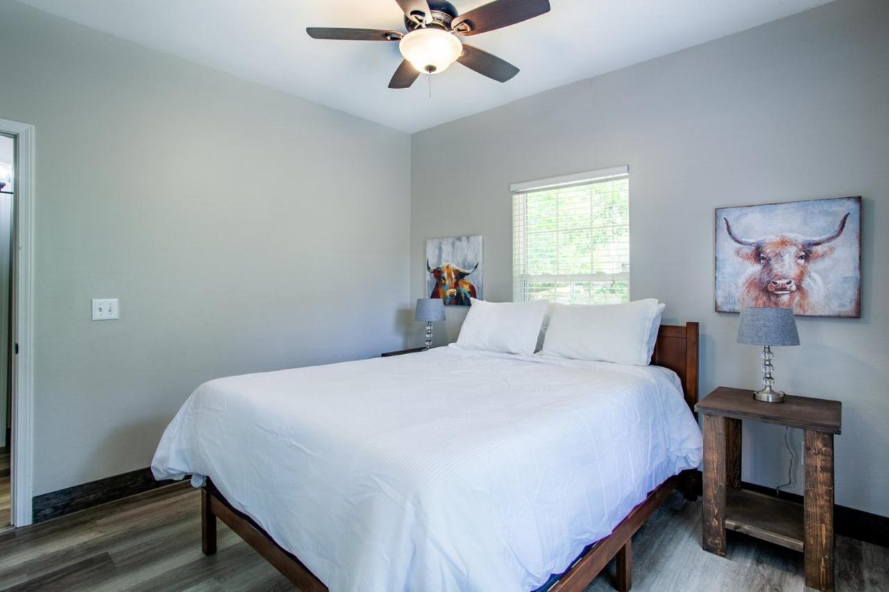 Holiday home Pine Cove - Hot Tub, Game Room, Theater