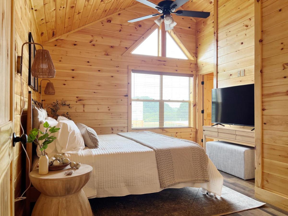 Holiday home Sweet Tea Timber Indoor Pool Hot Tub *