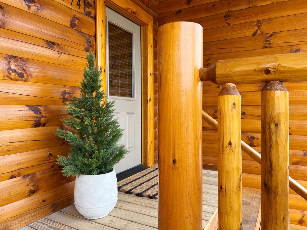 Sweet Tea Timber Indoor Pool Hot Tub