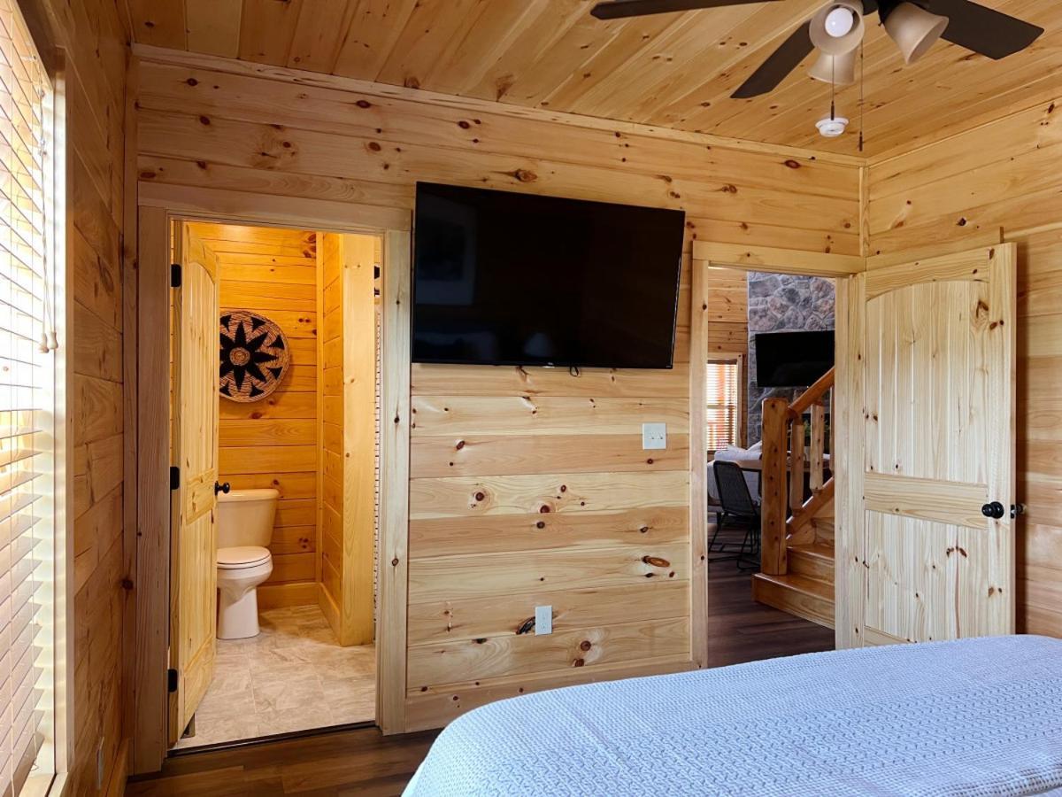 Sweet Tea Timber Indoor Pool Hot Tub * Pigeon Forge