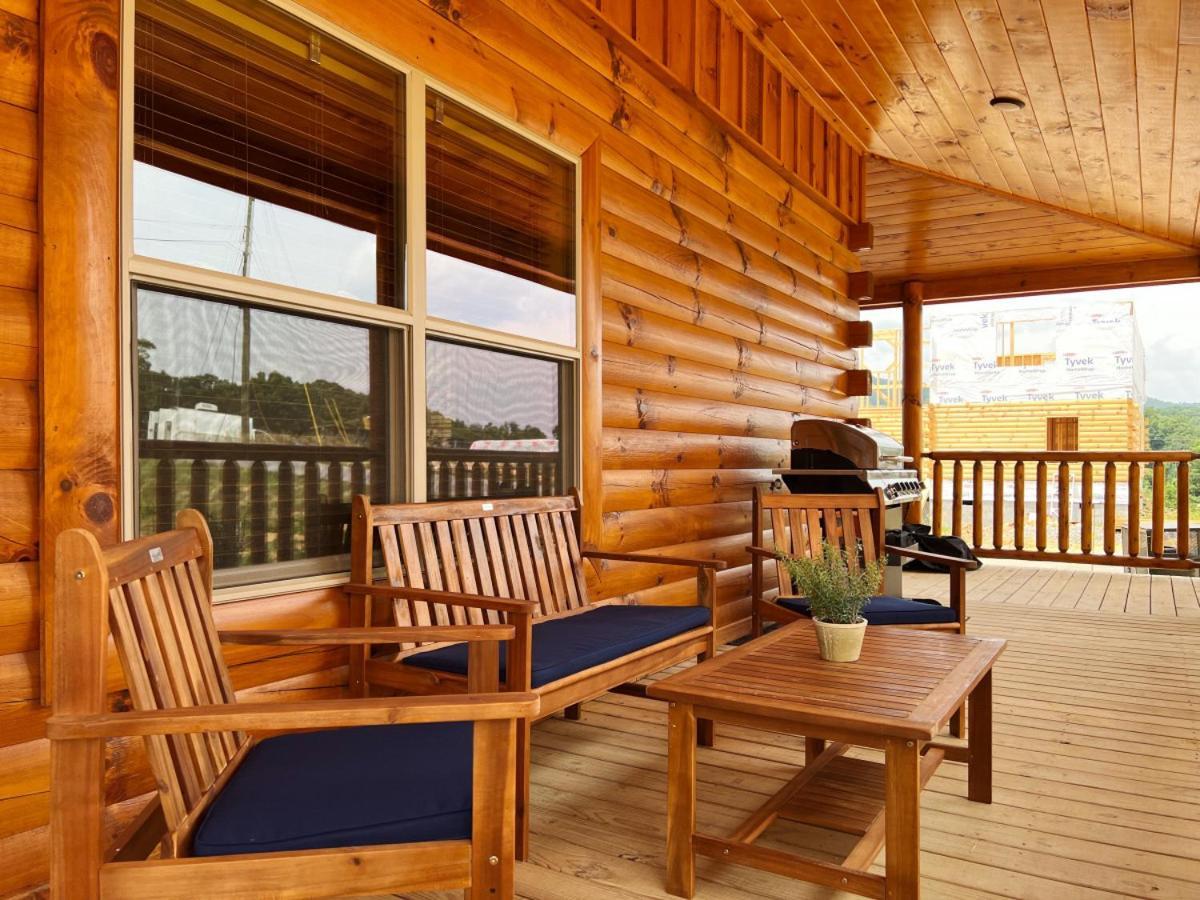 Sweet Tea Timber Indoor Pool Hot Tub * Pigeon Forge