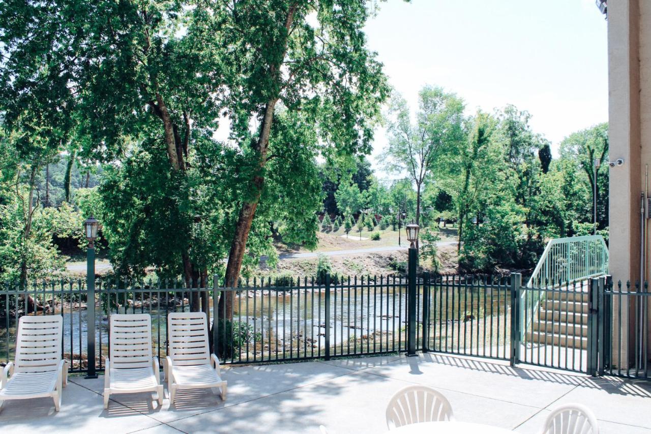 River Place #103 2bd