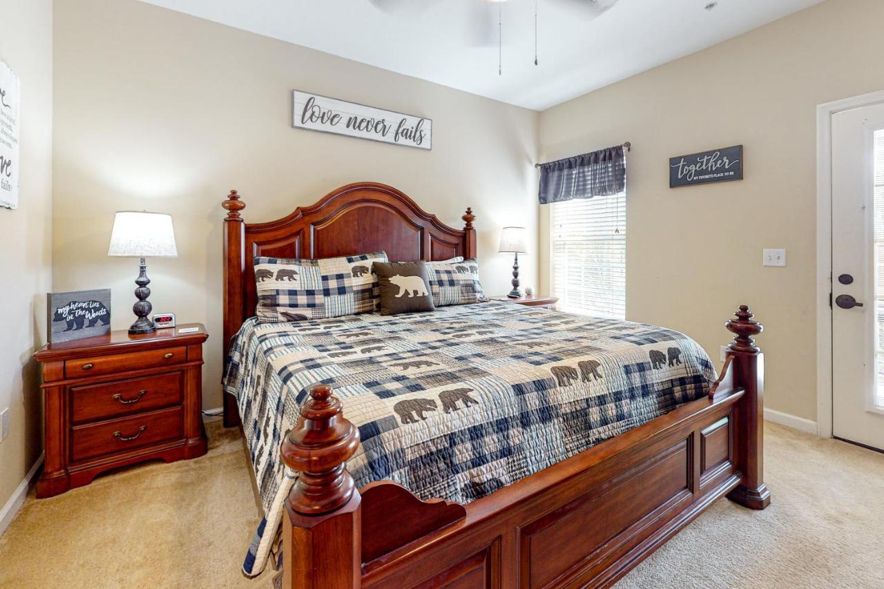 Holiday home Bandit's Riverfront Retreat