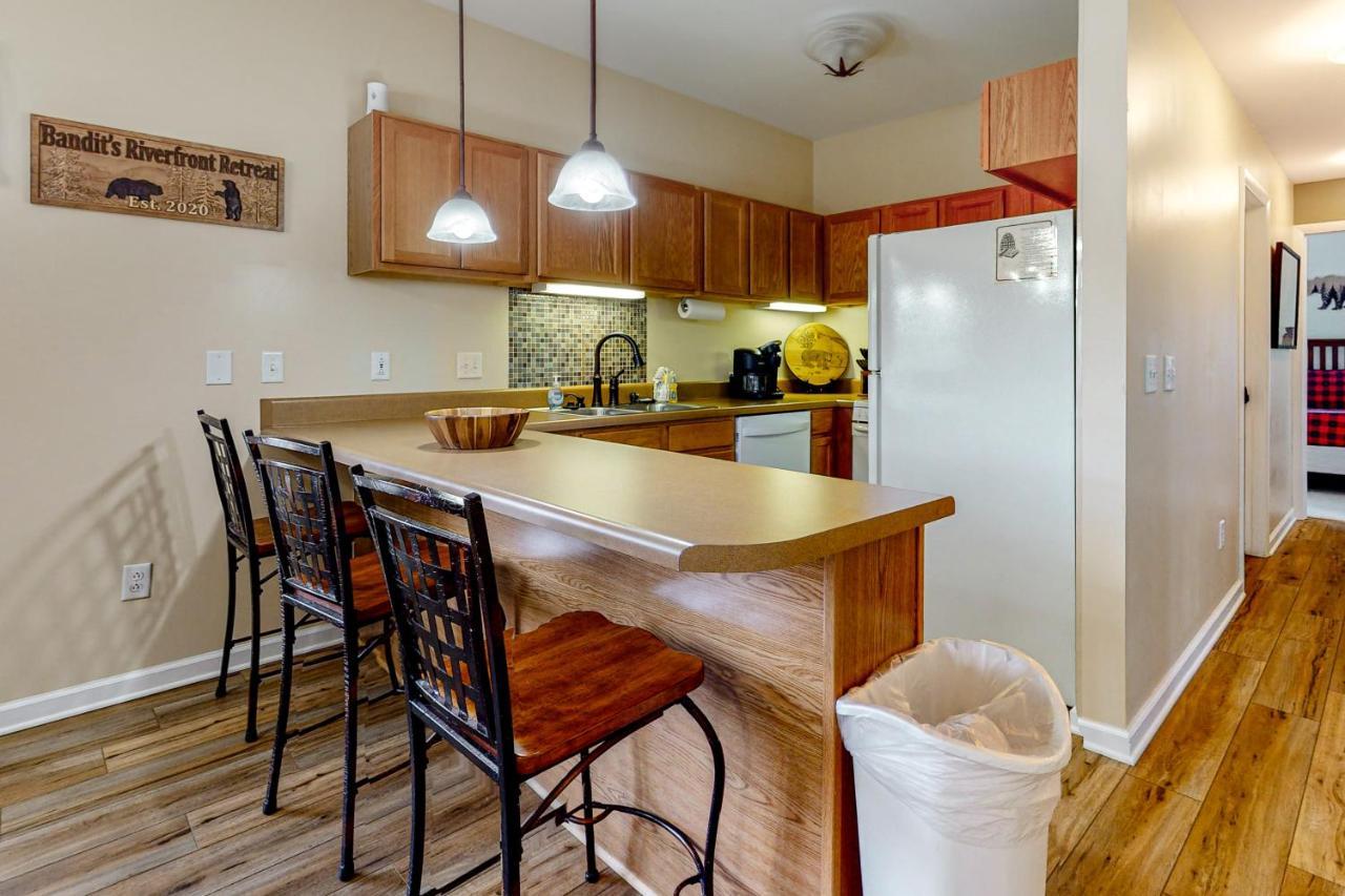 Bandit's Riverfront Retreat Holiday home Pigeon Forge