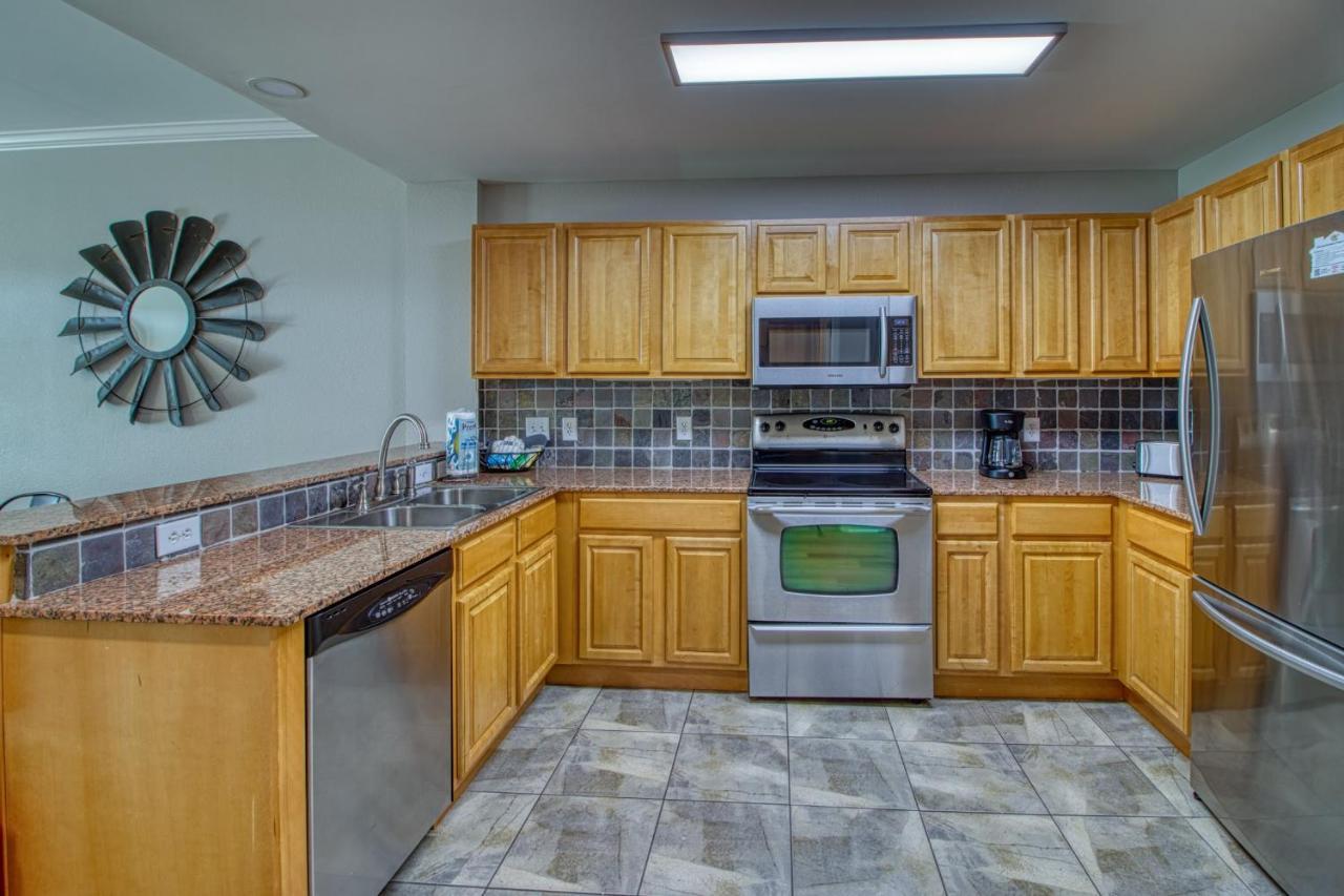 Holiday home Fantastic Location! River And Mountain Views 2br/2ba Sleeps 6 *