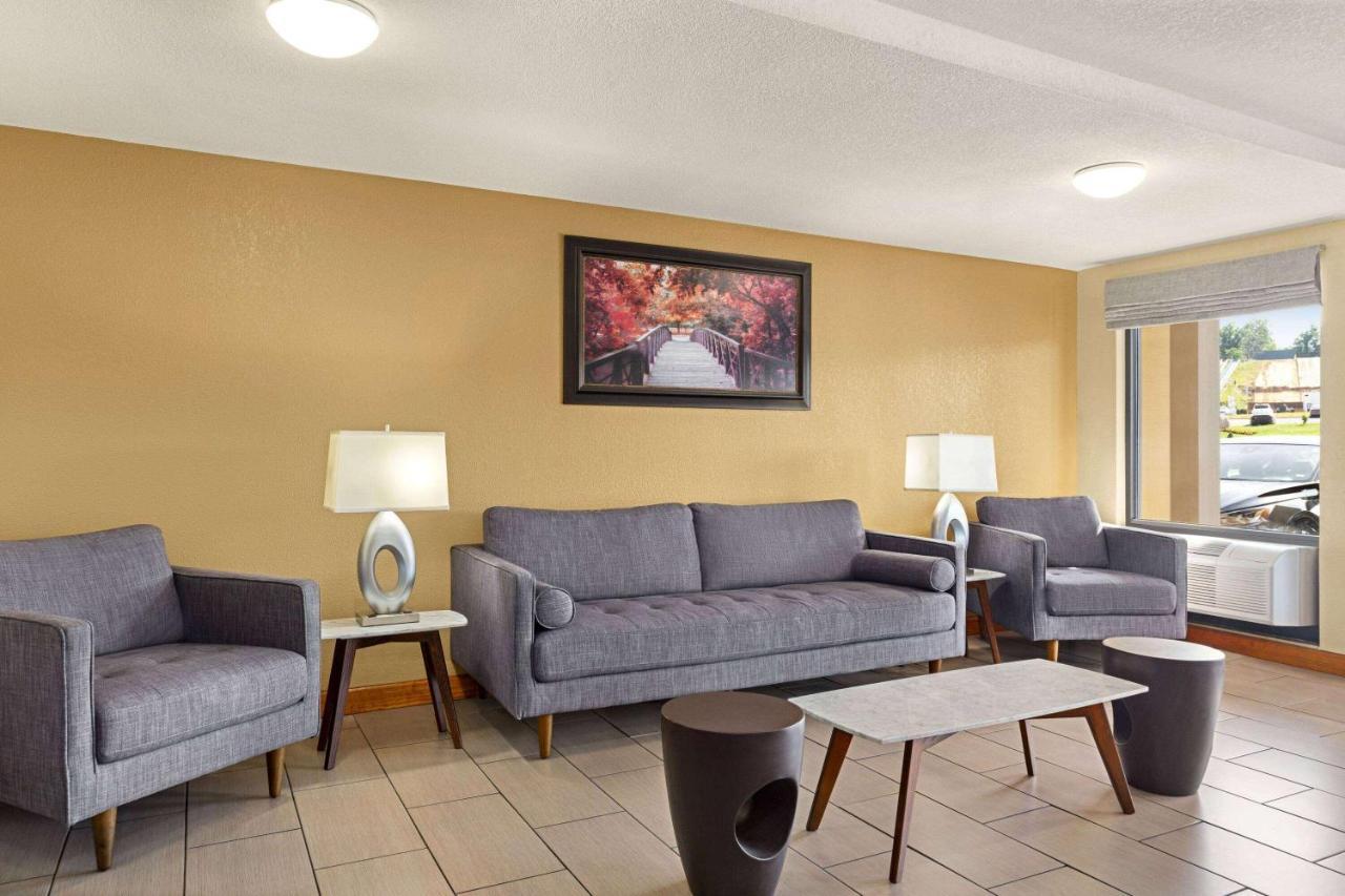 Howard Johnson By Wyndham Hotel