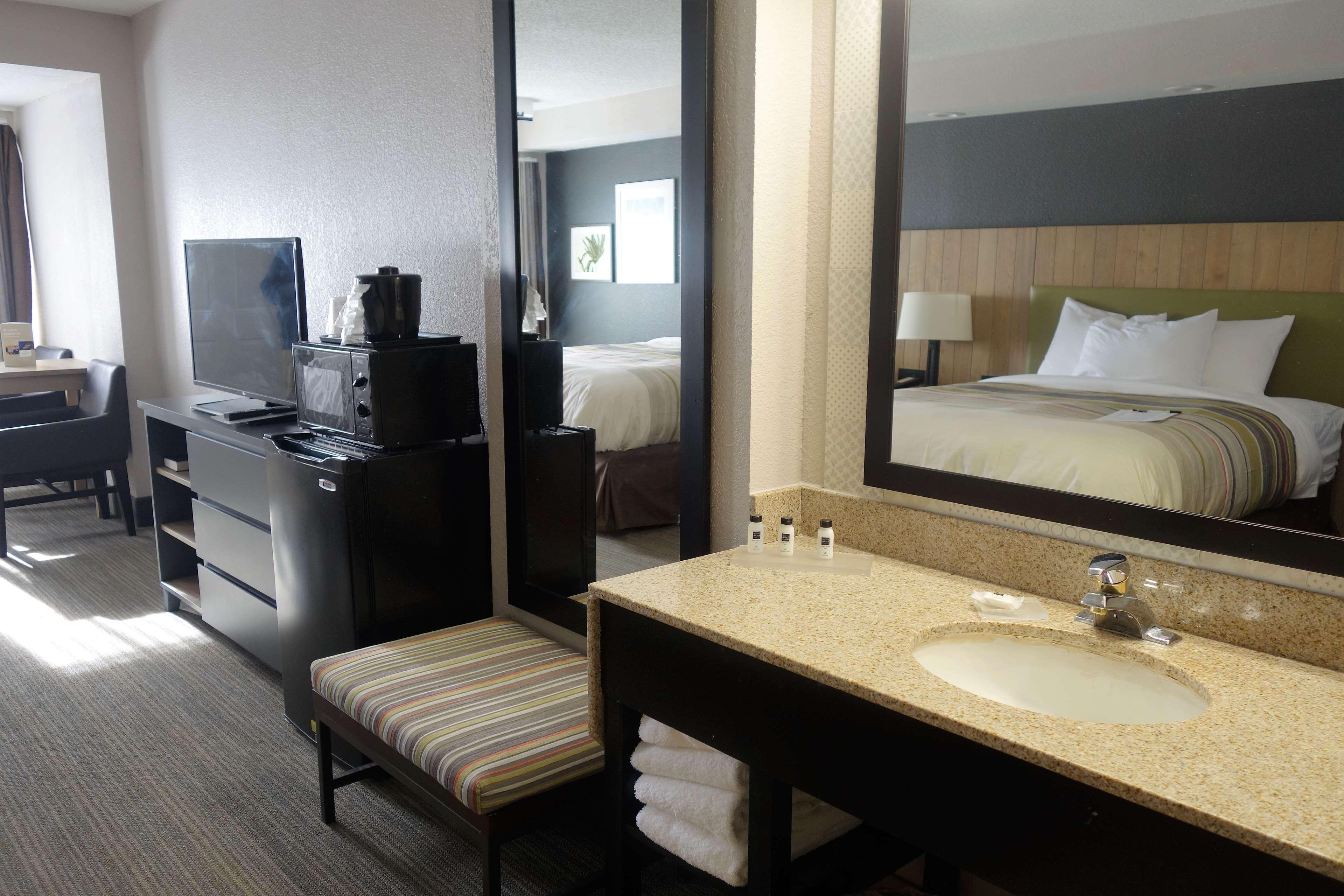 Hotel Country & By Radisson, South, Tn