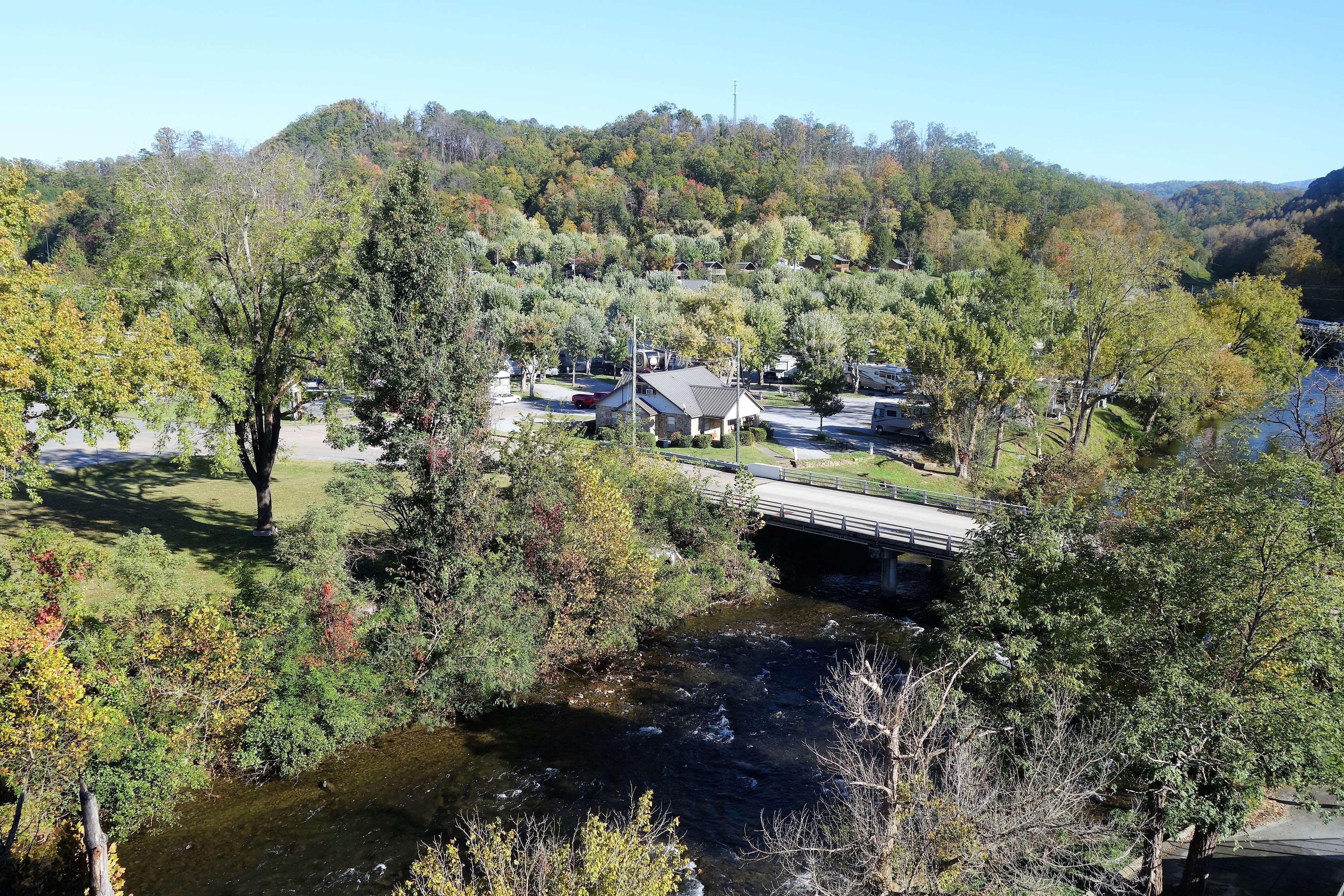 Hotel Country & By Radisson, South, Tn Pigeon Forge