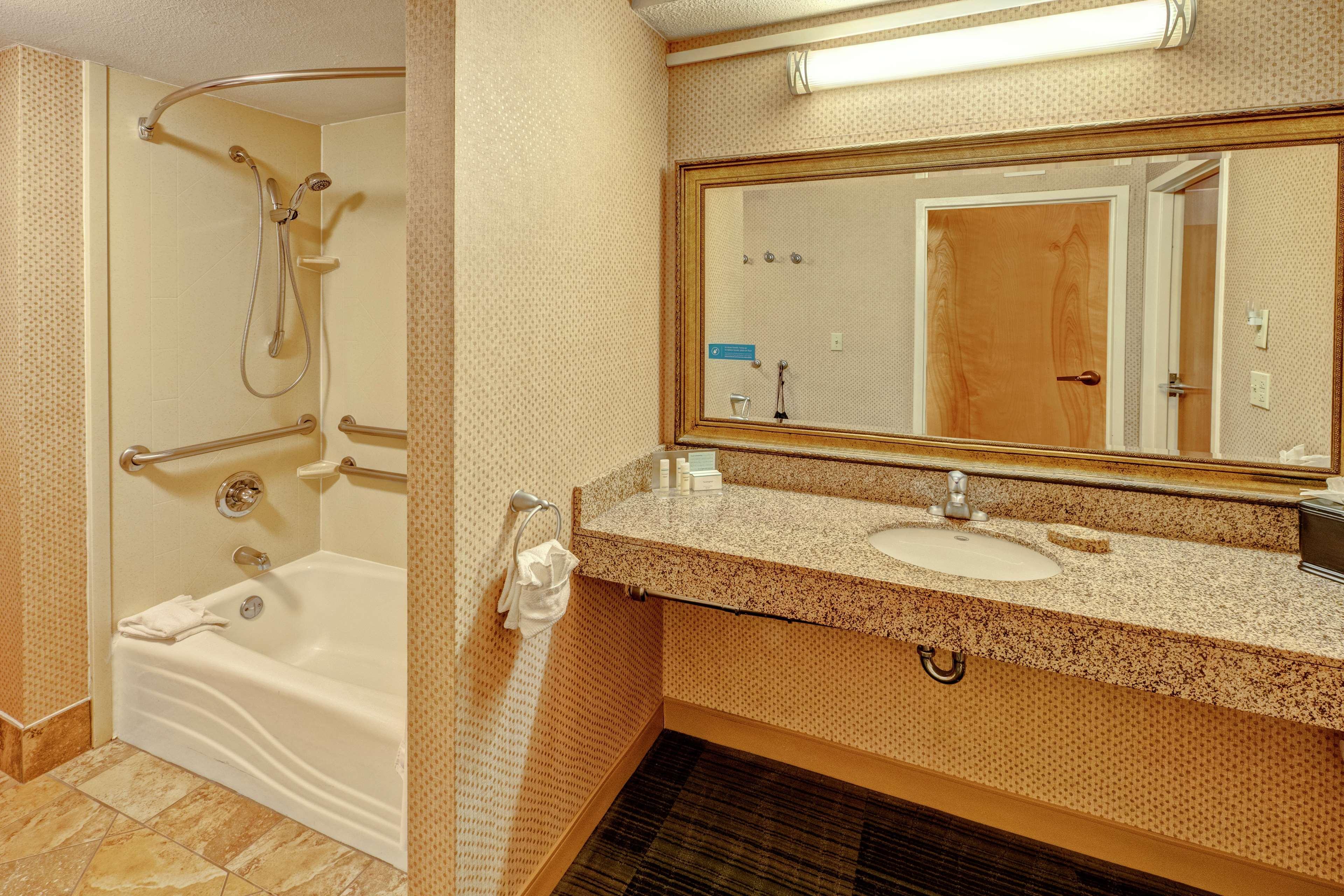 Hotel Hampton & On The Parkway