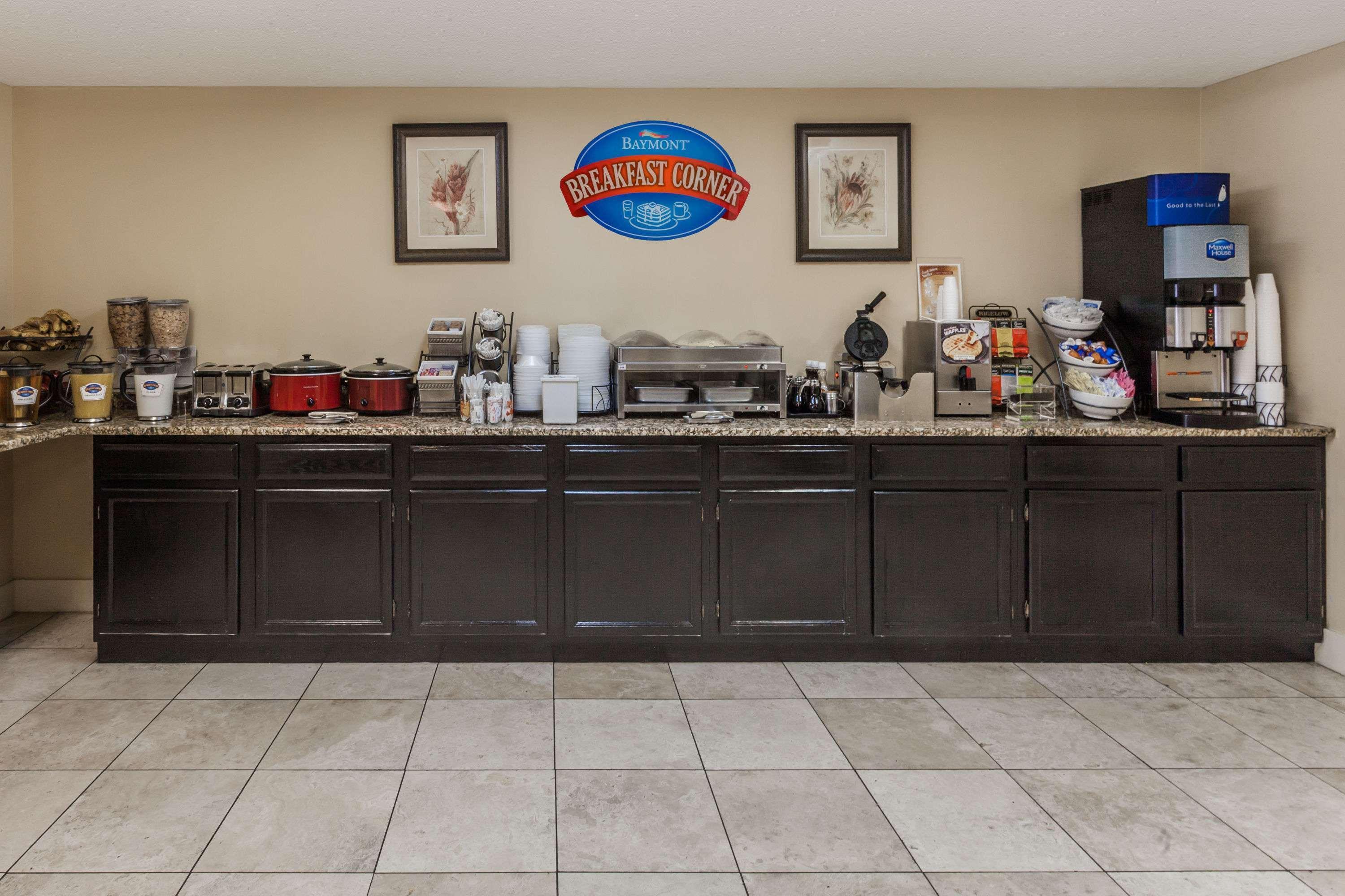 Baymont By Wyndham Near Island Drive Pigeon Forge