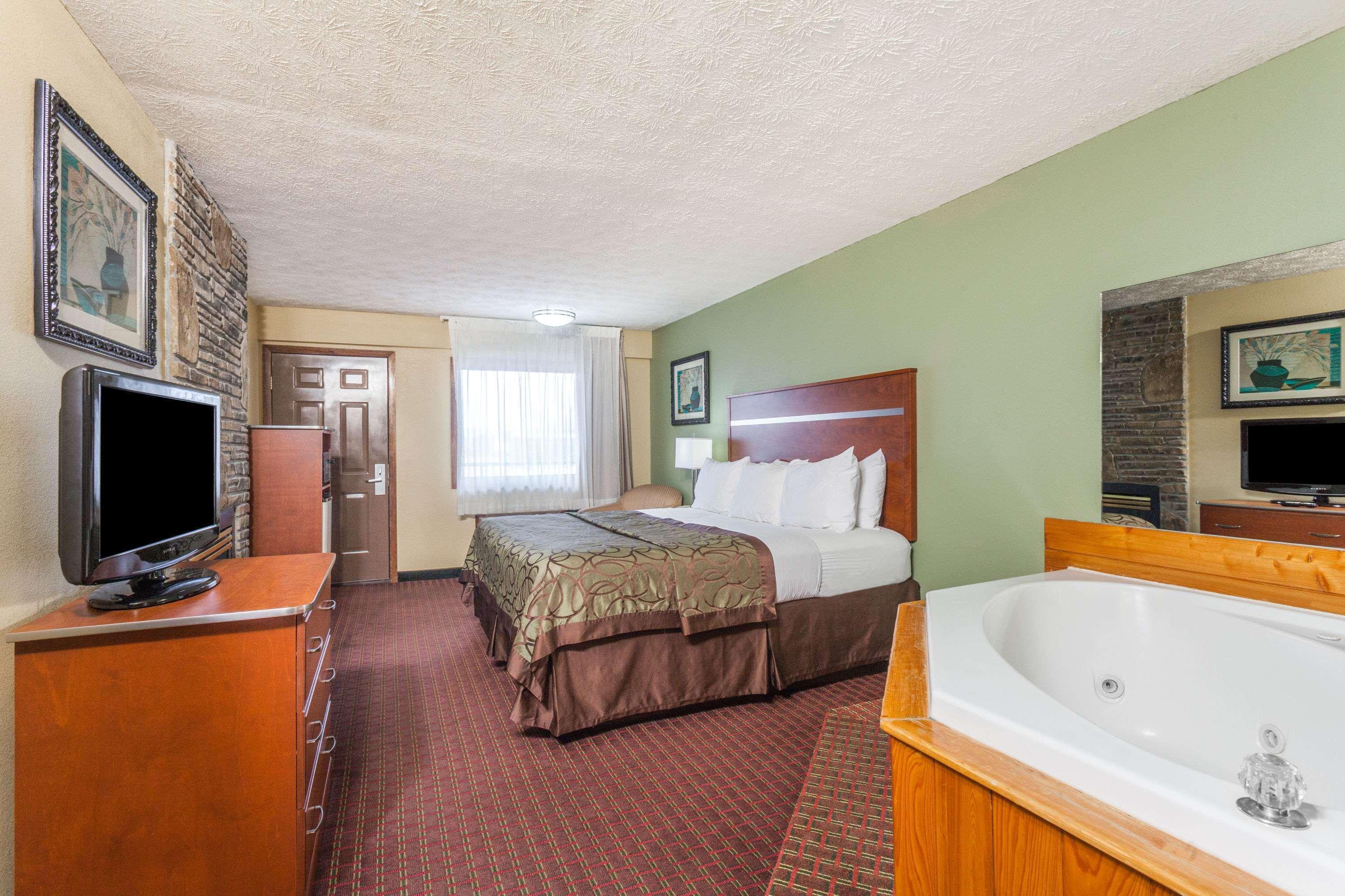 Baymont By Wyndham Near Island Drive Hotel Pigeon Forge