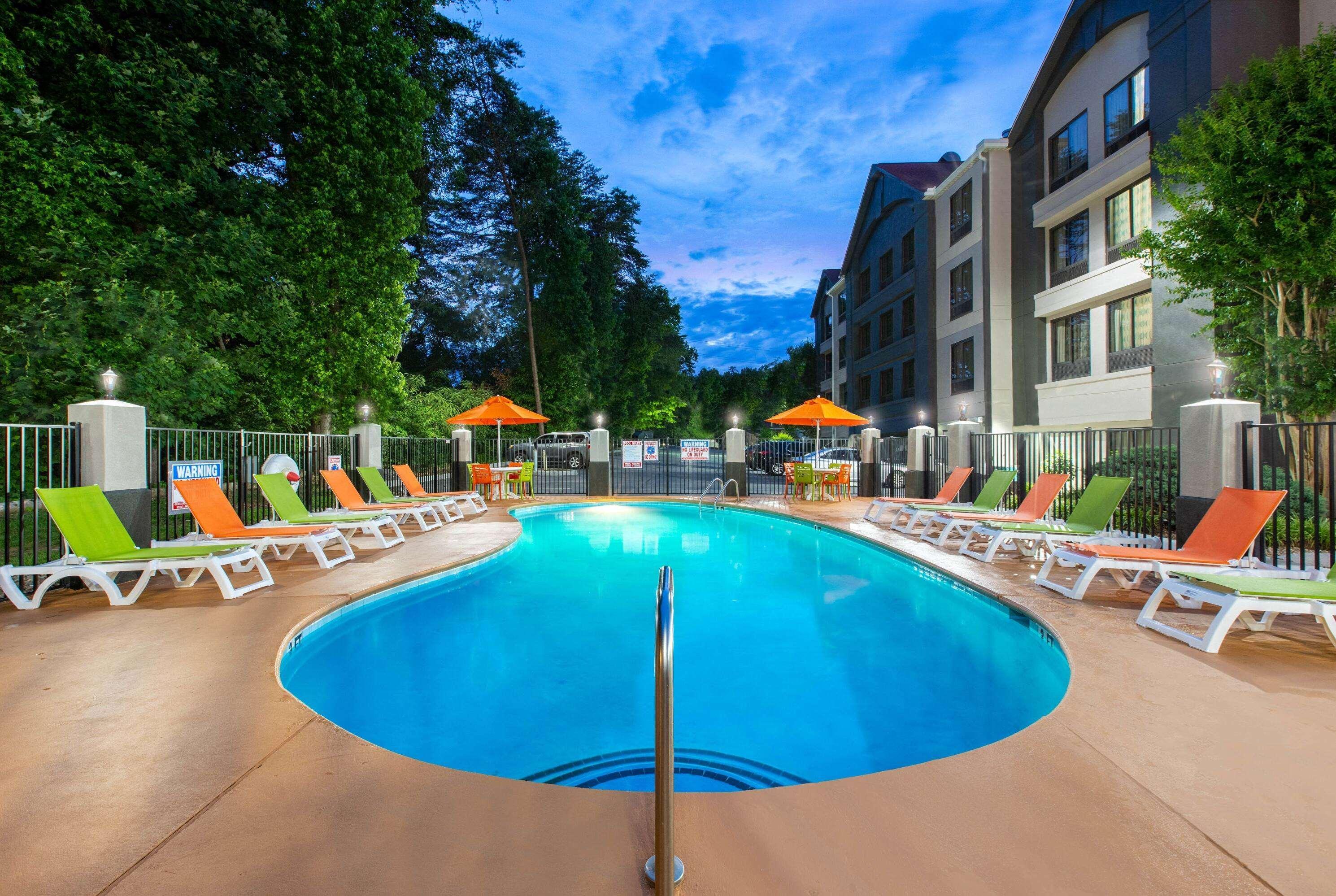 Super 8 By Wyndham Pigeon Forge-emert St Hotel