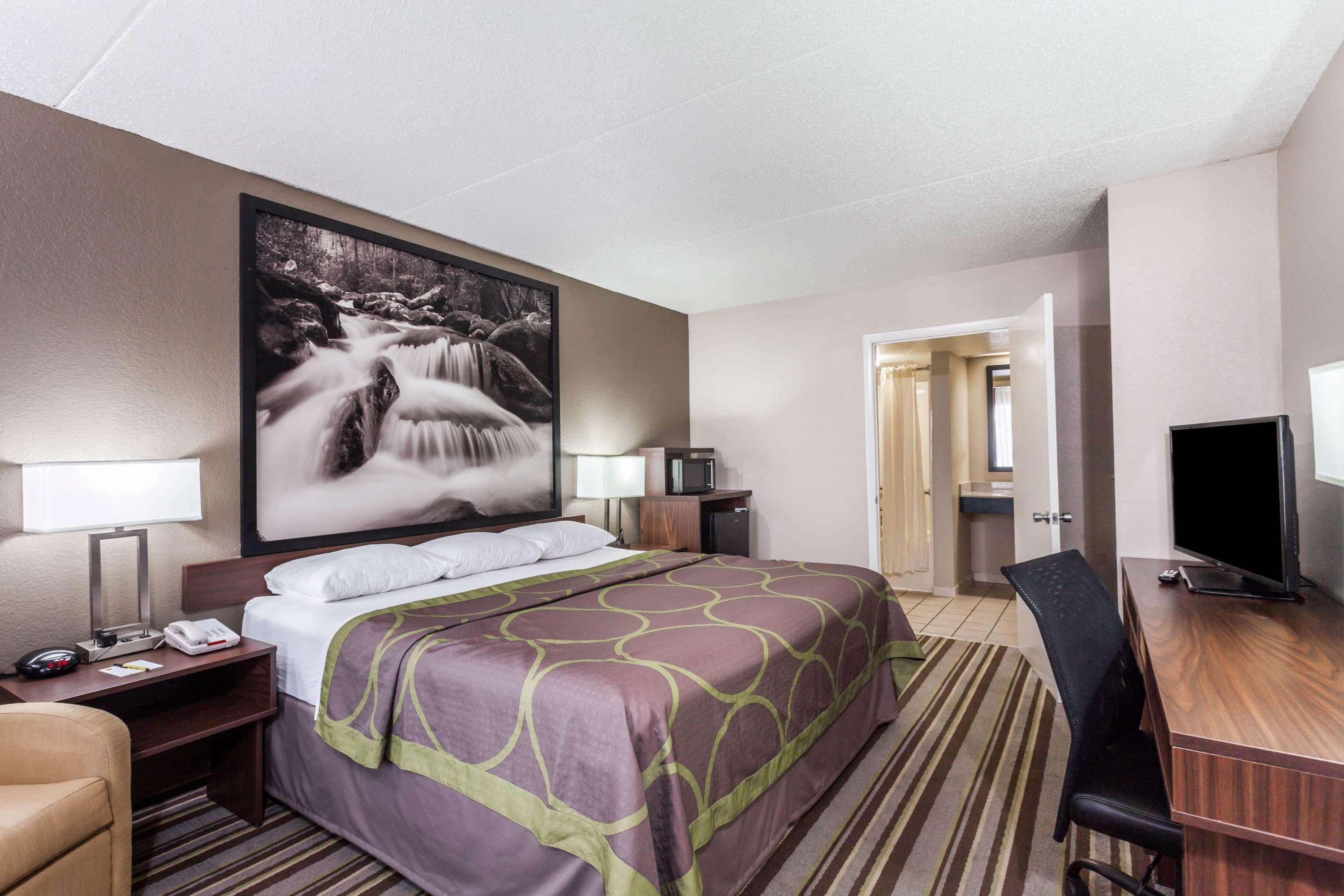 Super 8 By Wyndham Pigeon Forge-emert St Hotel 3*