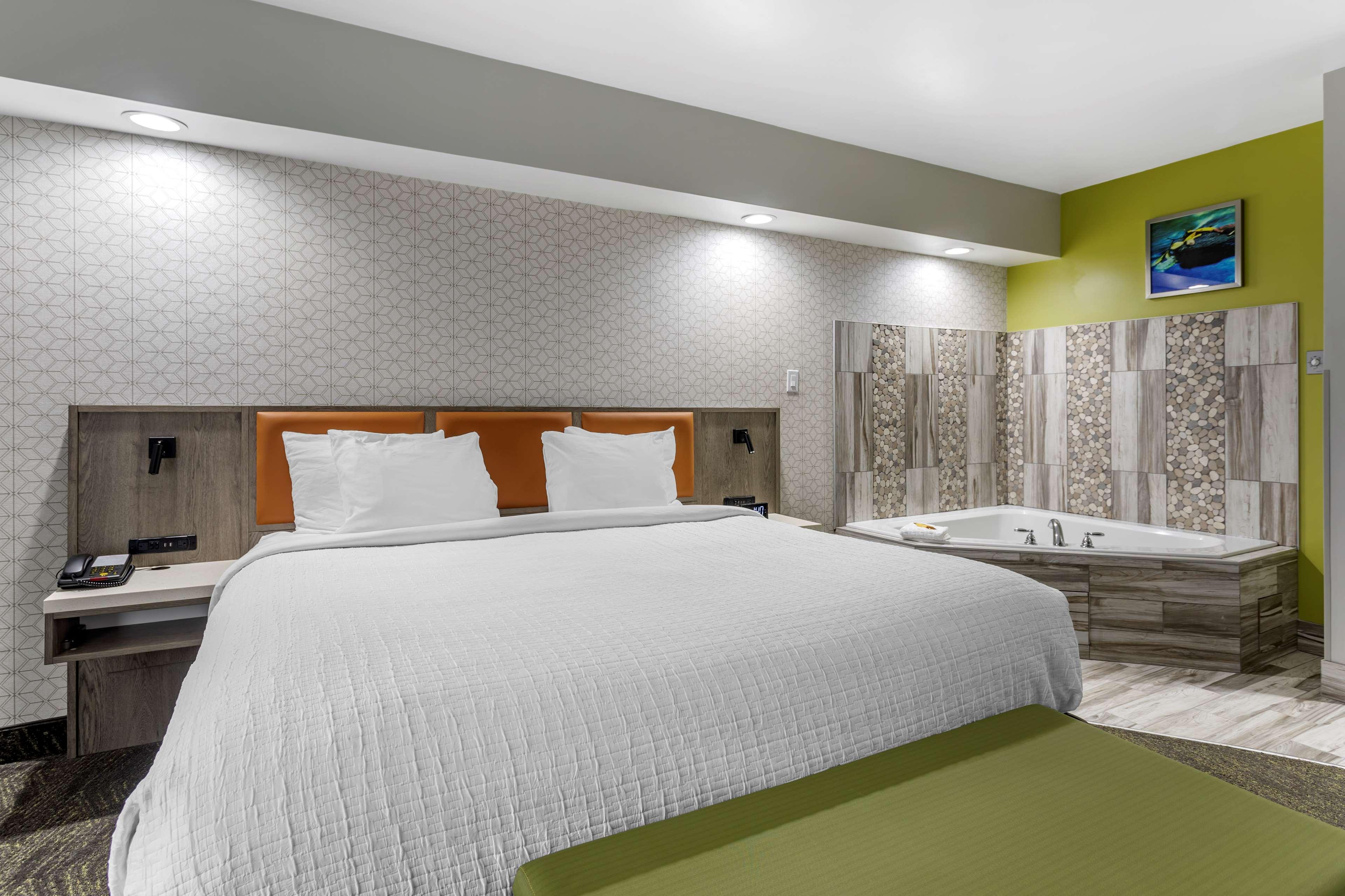 Western Apple Valley Hotel
