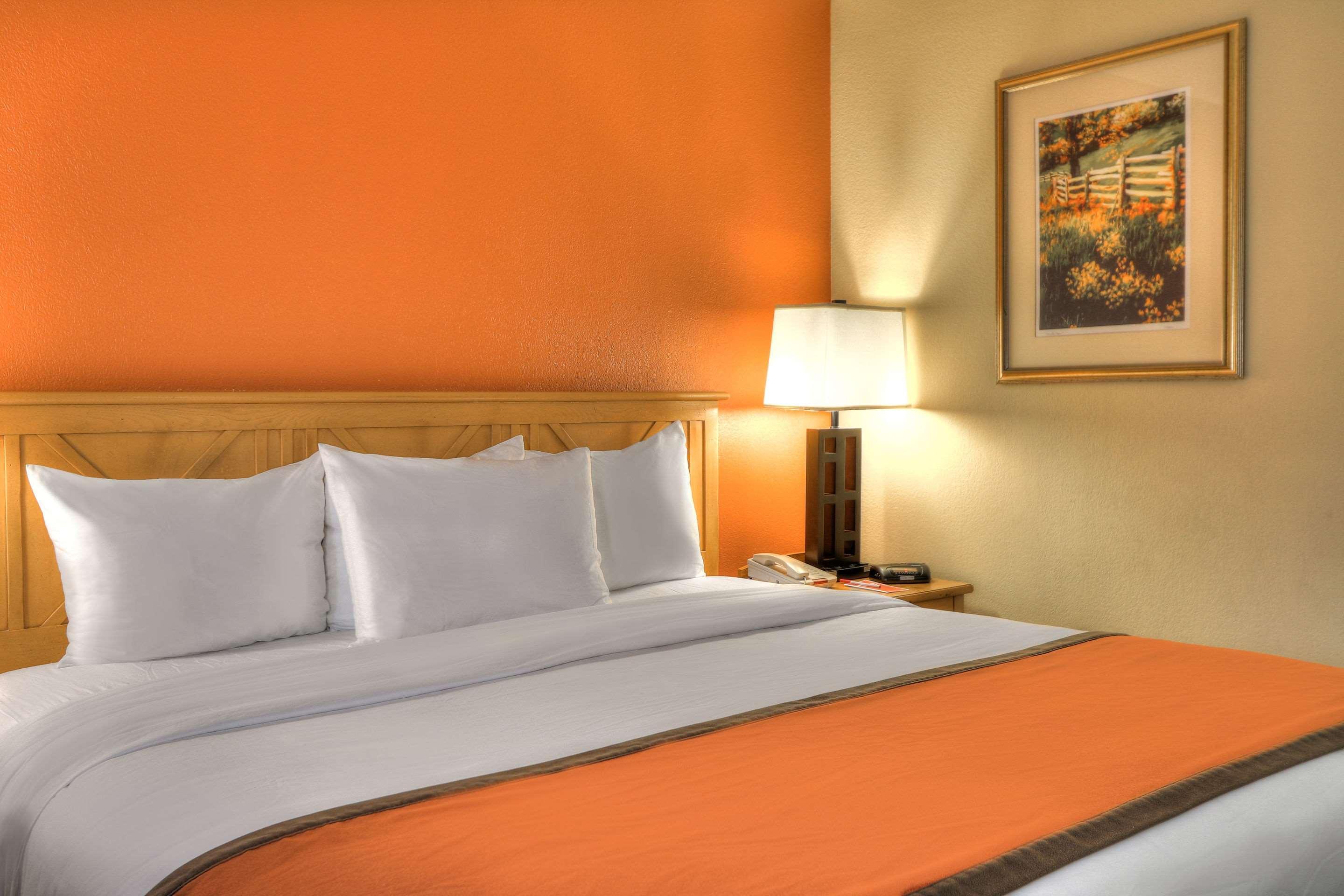 Lodge Econo Riverside