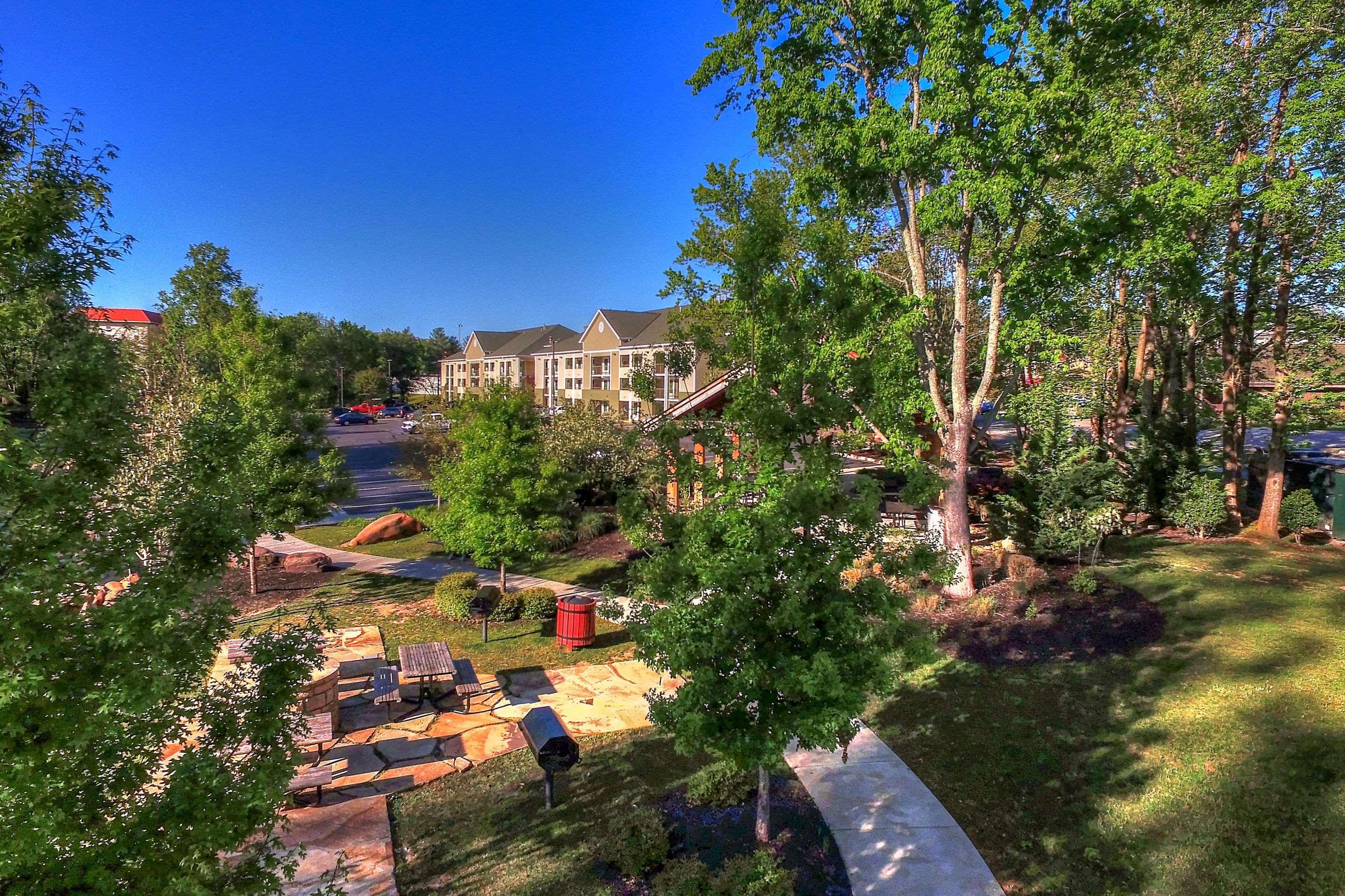 Econo Riverside Lodge *