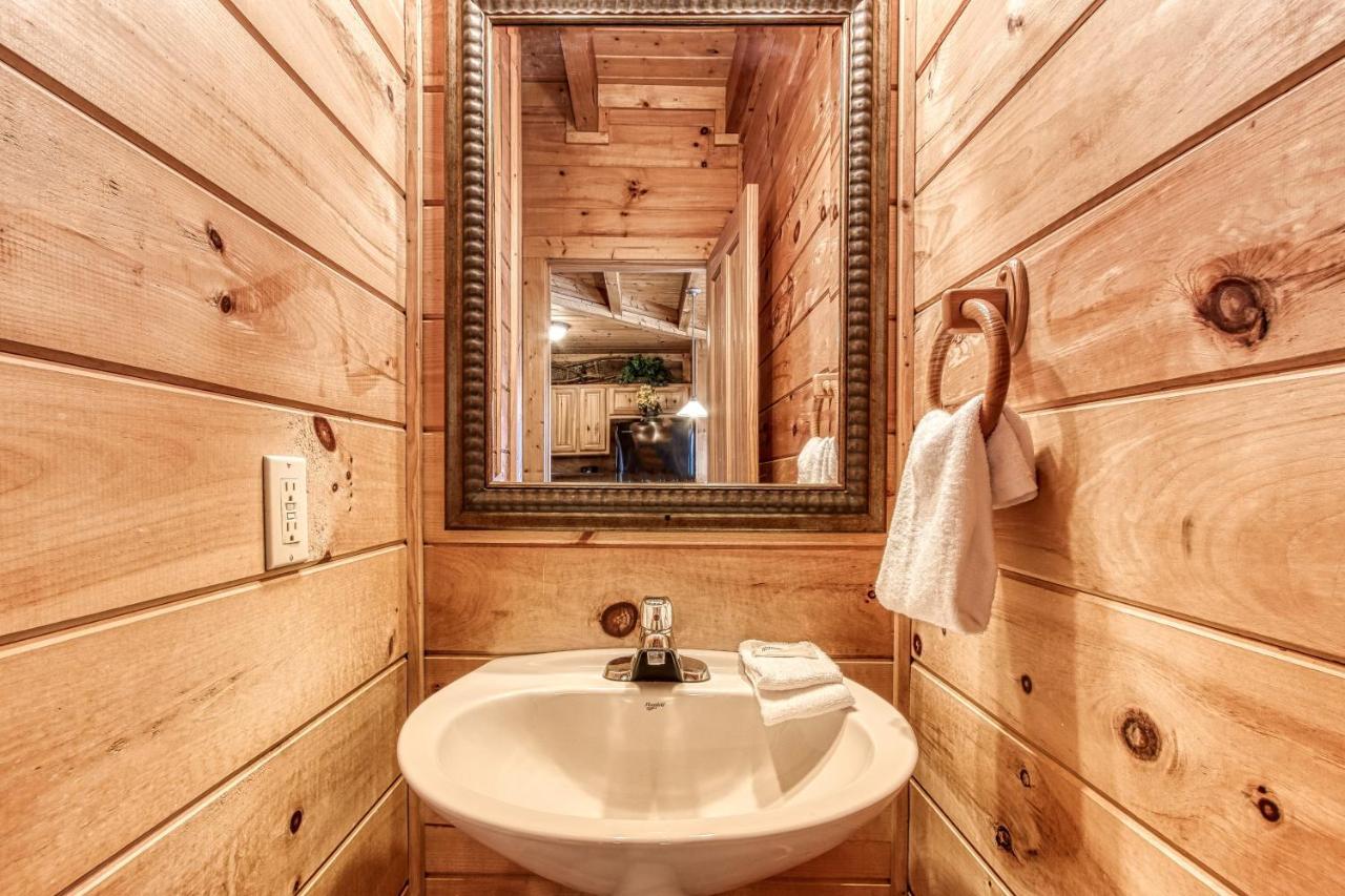 Alone At Last- Hot Tub,1089 Of Free Tickets For Each Paid Day, Dollywood And More! Holiday home