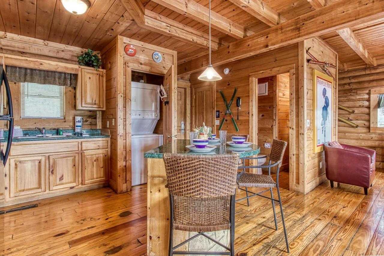 Holiday home Alone At Last- Hot Tub,1089 Of Free Tickets For Each Paid Day, Dollywood And More!