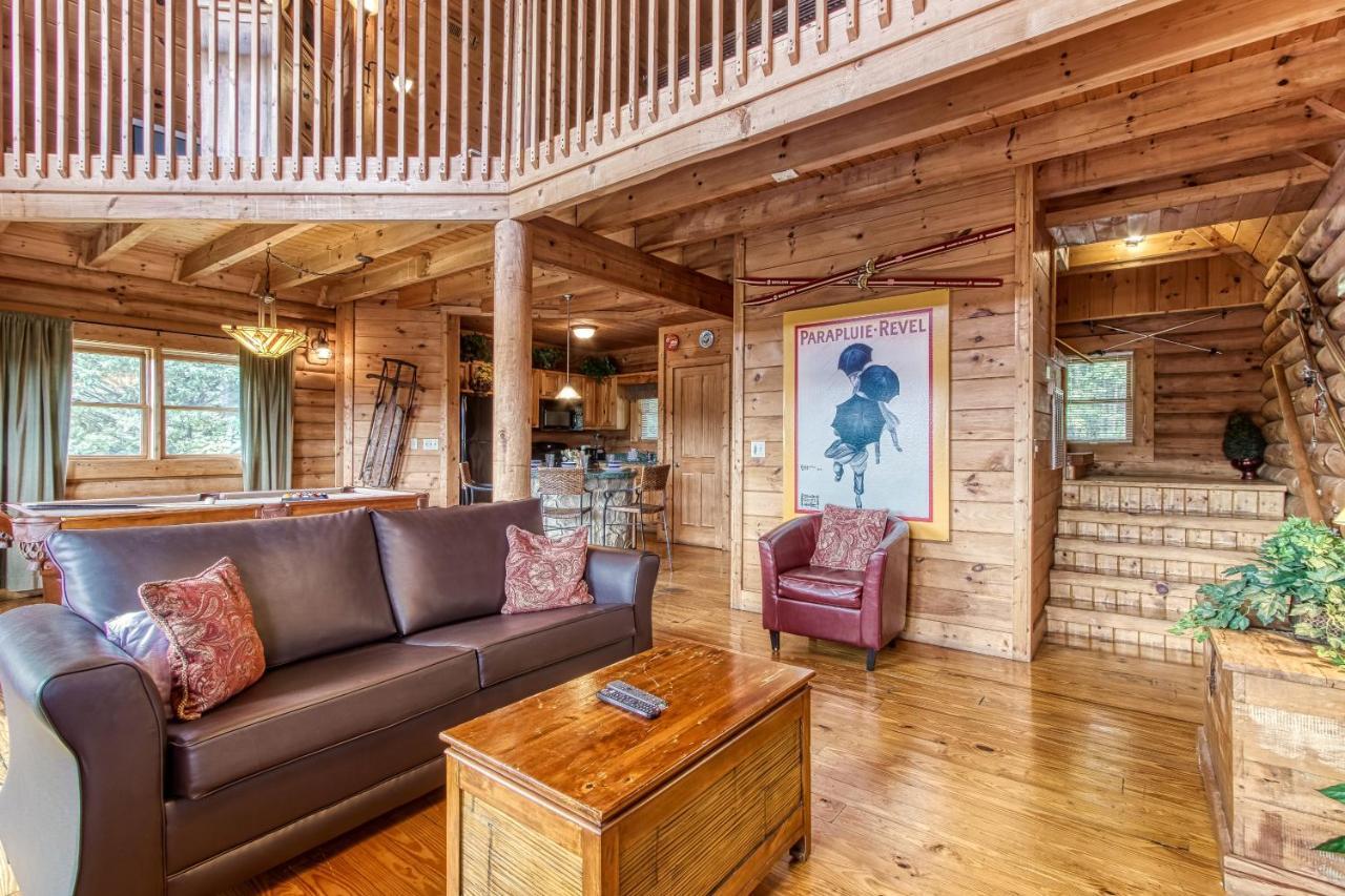 Alone At Last- Hot Tub,1089 Of Free Tickets For Each Paid Day, Dollywood And More! Holiday home Pigeon Forge