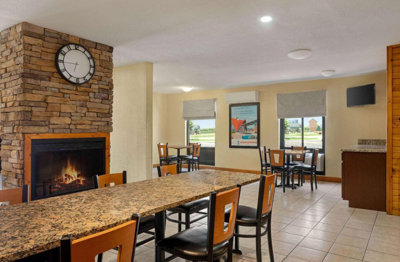 Howard Johnson By Wyndham