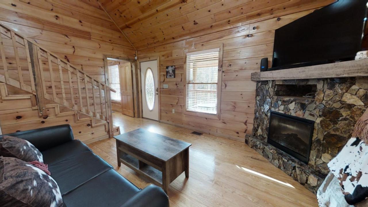 Holiday home Pleasant Hollow Cabin *