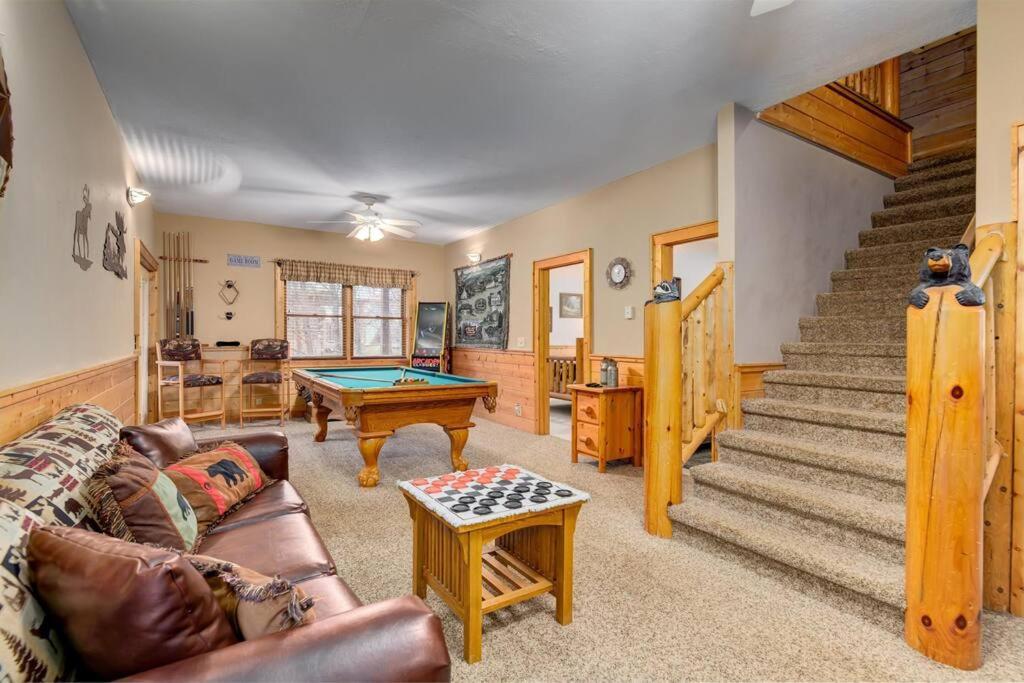 Chalet Premier Cabin - Golden Tee, Arcade, Location! *