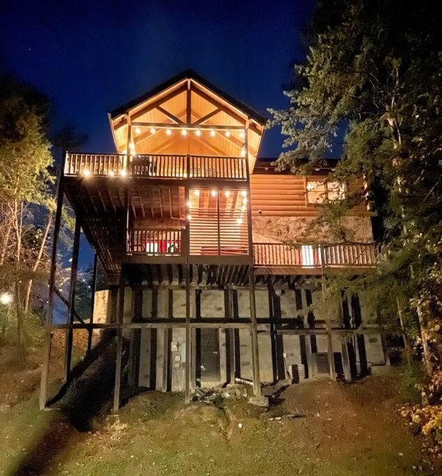 Premier Cabin - Golden Tee, Arcade, Location! Chalet