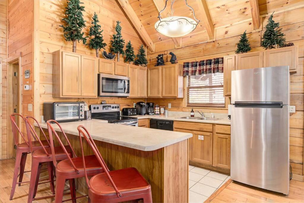 Premier Cabin - Golden Tee, Arcade, Location! Chalet *