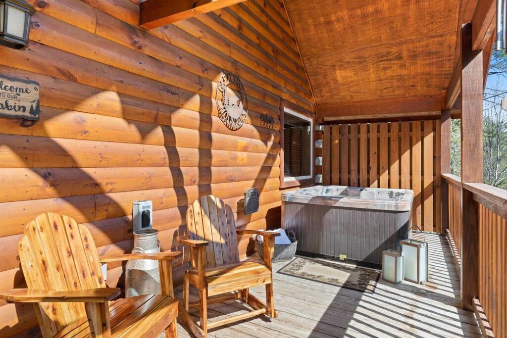 Luxury Cabin - Golden Tee, Hot Tub, Top Location!! Chalet *
