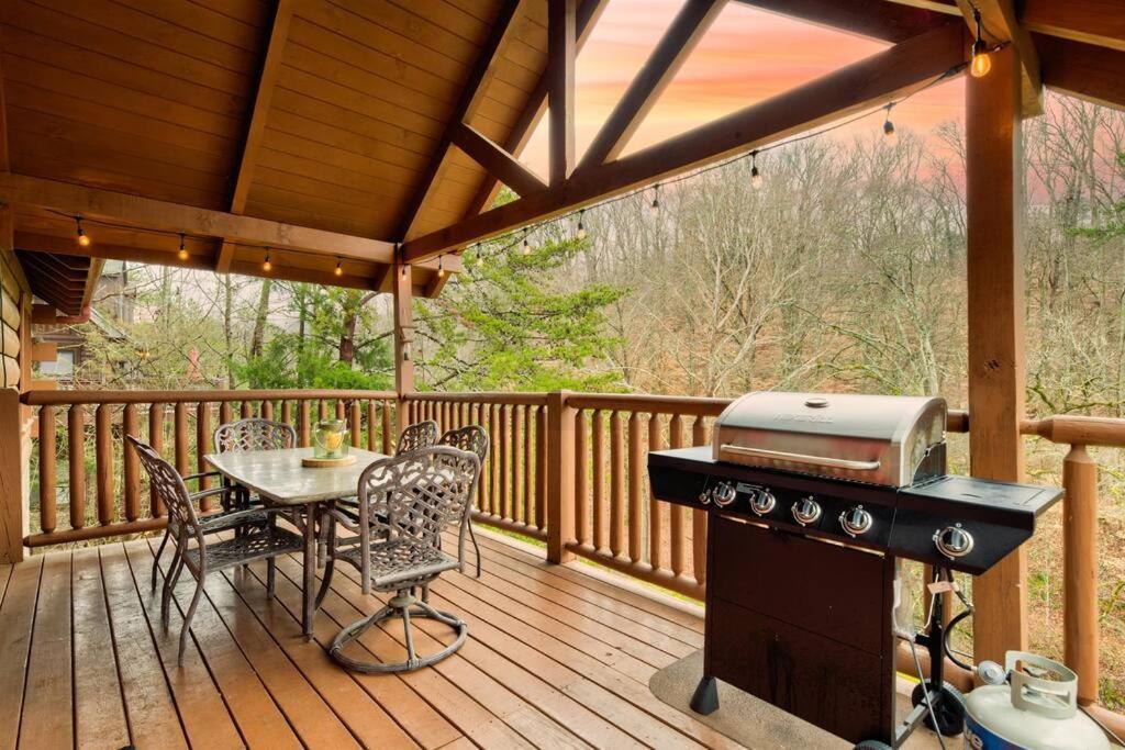 Chalet Premier Cabin - Golden Tee, Arcade, Location!