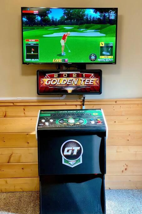 Premier Cabin - Golden Tee, Arcade, Location! *