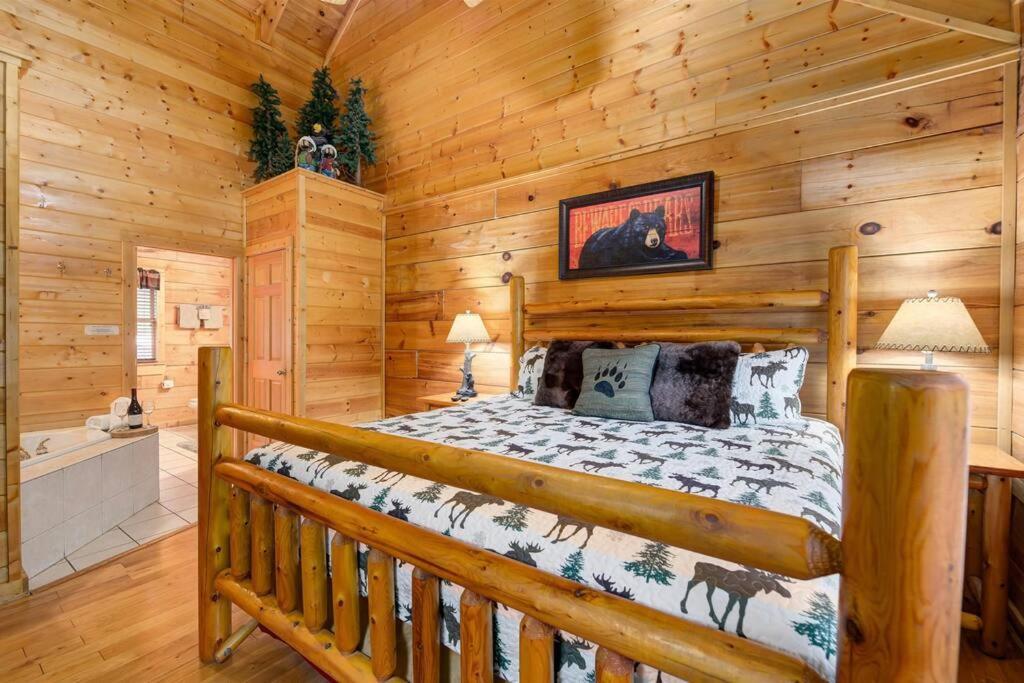 Premier Cabin - Golden Tee, Arcade, Location! Pigeon Forge