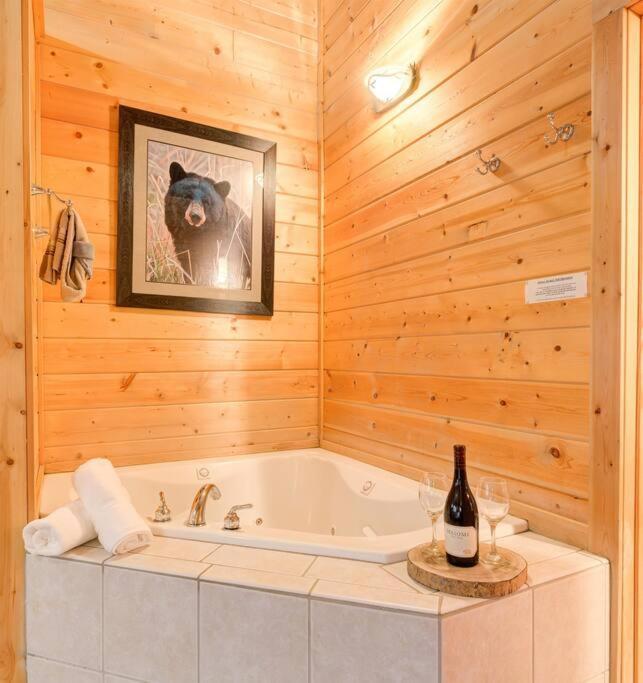 Premier Cabin - Golden Tee, Arcade, Location! Chalet *