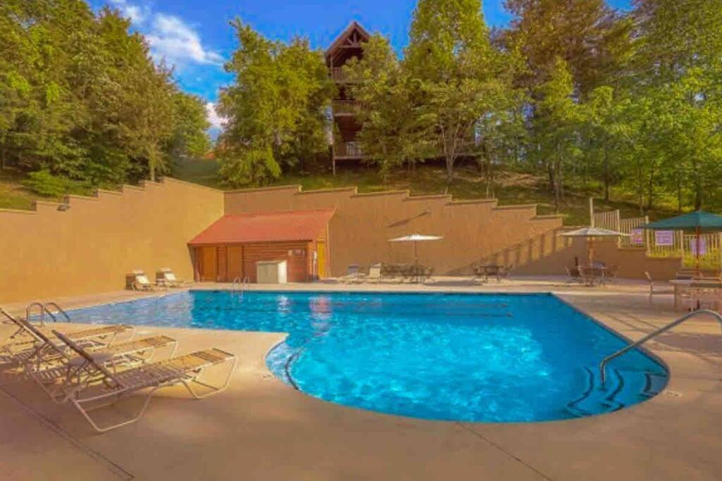 Premier Cabin - Golden Tee, Arcade, Location!