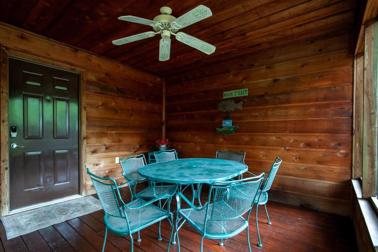 Highland Forest Duo Retreat Pigeon Forge