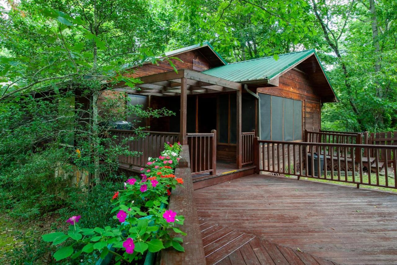 Highland Forest Duo Retreat * Pigeon Forge