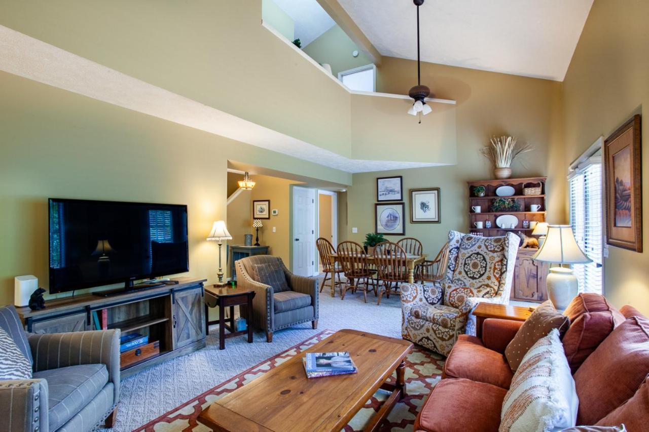 Highland Forest Duo Retreat