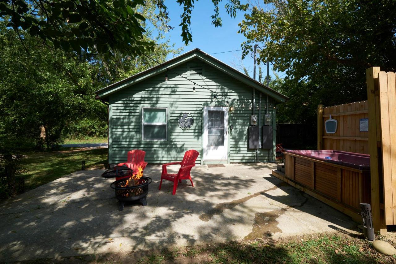 Apartment Steps From Downtown Parkway + Private Hottub And Firepit - Wifi - Firefly
