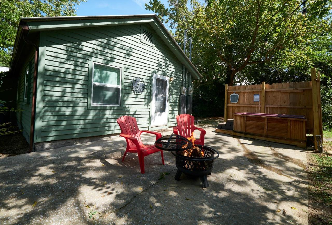 Apartment Steps From Downtown Parkway + Private Hottub And Firepit - Wifi - Firefly