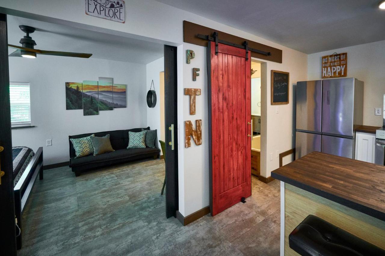 Steps From Downtown Parkway + Private Hottub And Firepit - Wifi - Firefly *