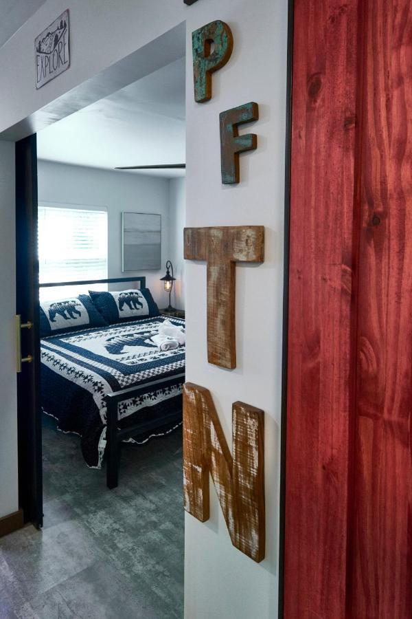 Apartment Steps From Downtown Parkway + Private Hottub And Firepit - Wifi - Firefly
