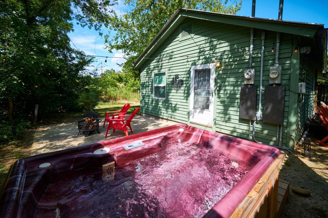 Steps From Downtown Parkway + Private Hottub And Firepit - Wifi - Firefly