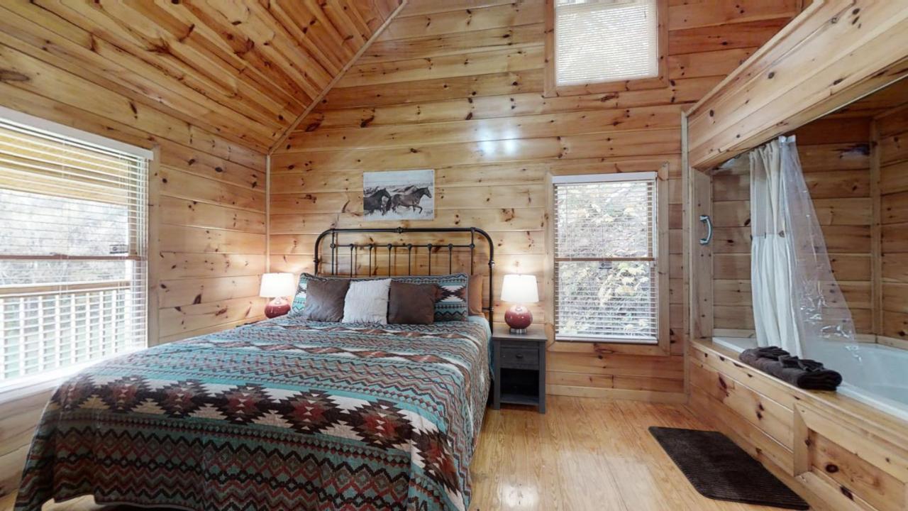 Pleasant Hollow Cabin Pigeon Forge