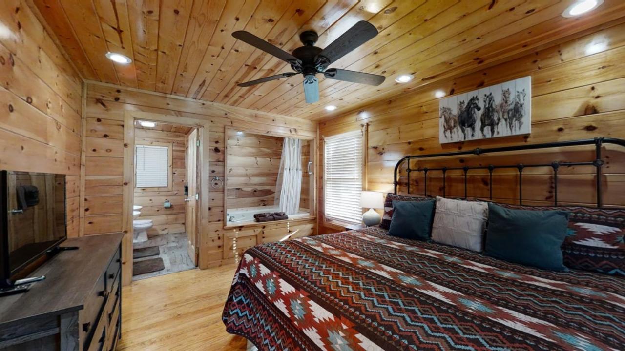 Pleasant Hollow Cabin Pigeon Forge