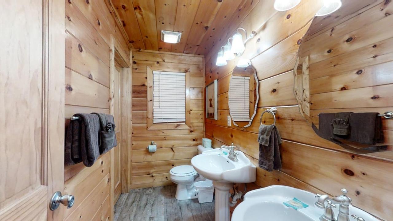 Holiday home Pleasant Hollow Cabin *