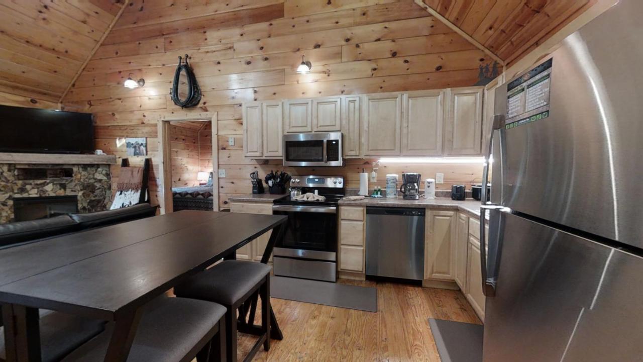 Holiday home Pleasant Hollow Cabin *