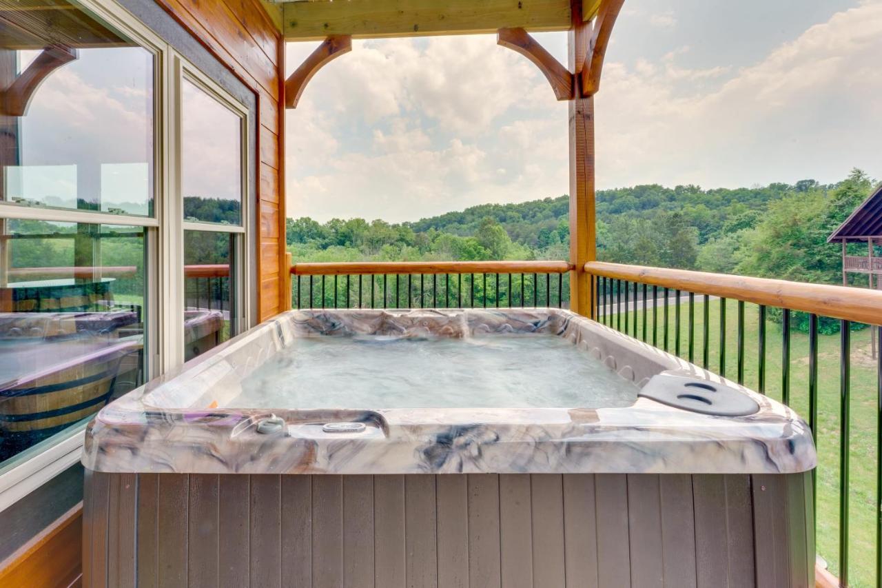 Holiday home Misty Mountain Stop Mountain Views Hot Tub Game Theater Pigeon Forge