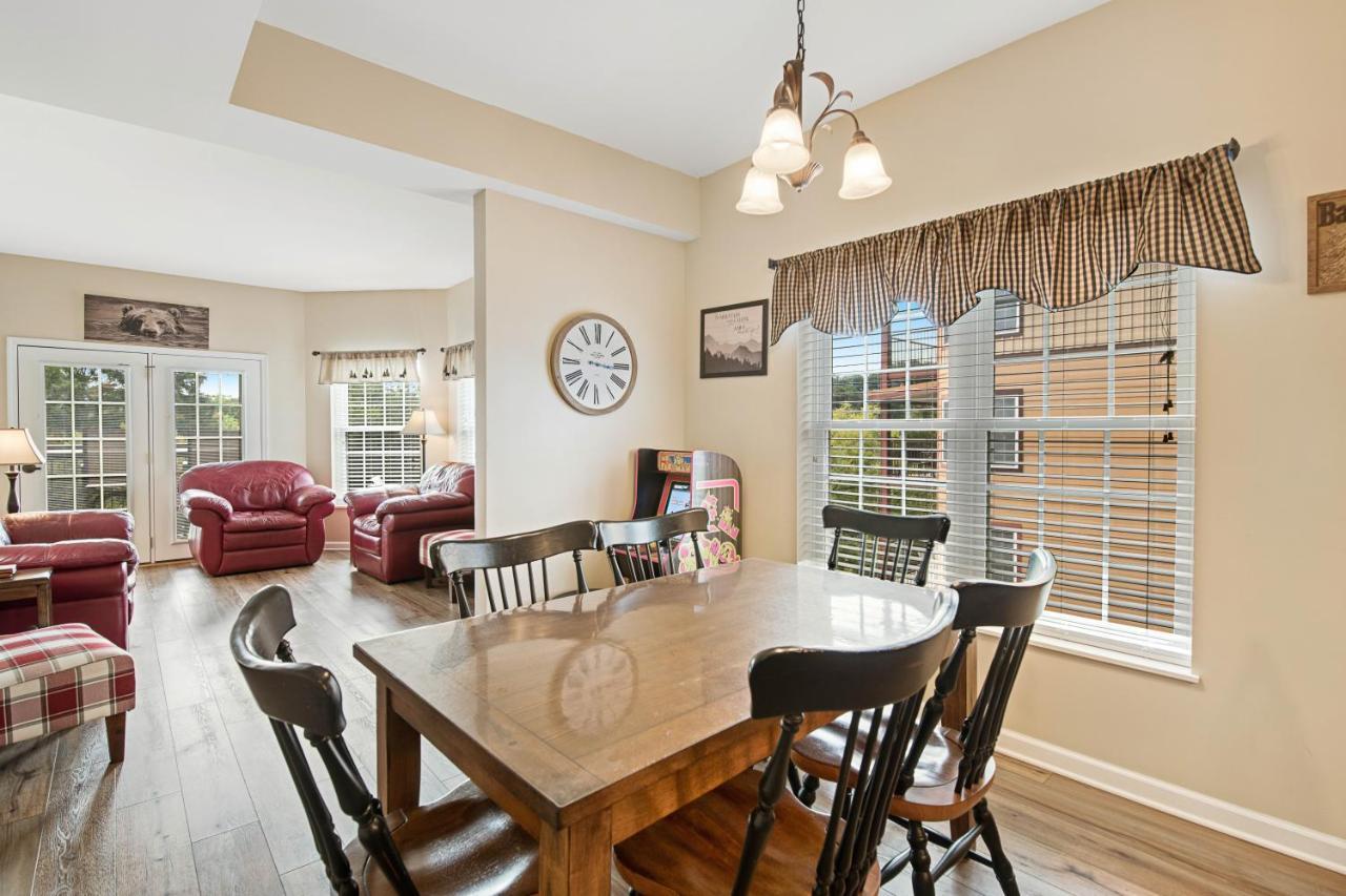 Bandit's Riverfront Retreat Holiday home *