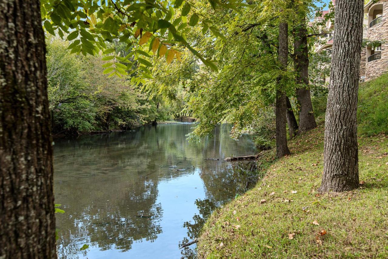 Holiday home Bandit's Riverfront Retreat