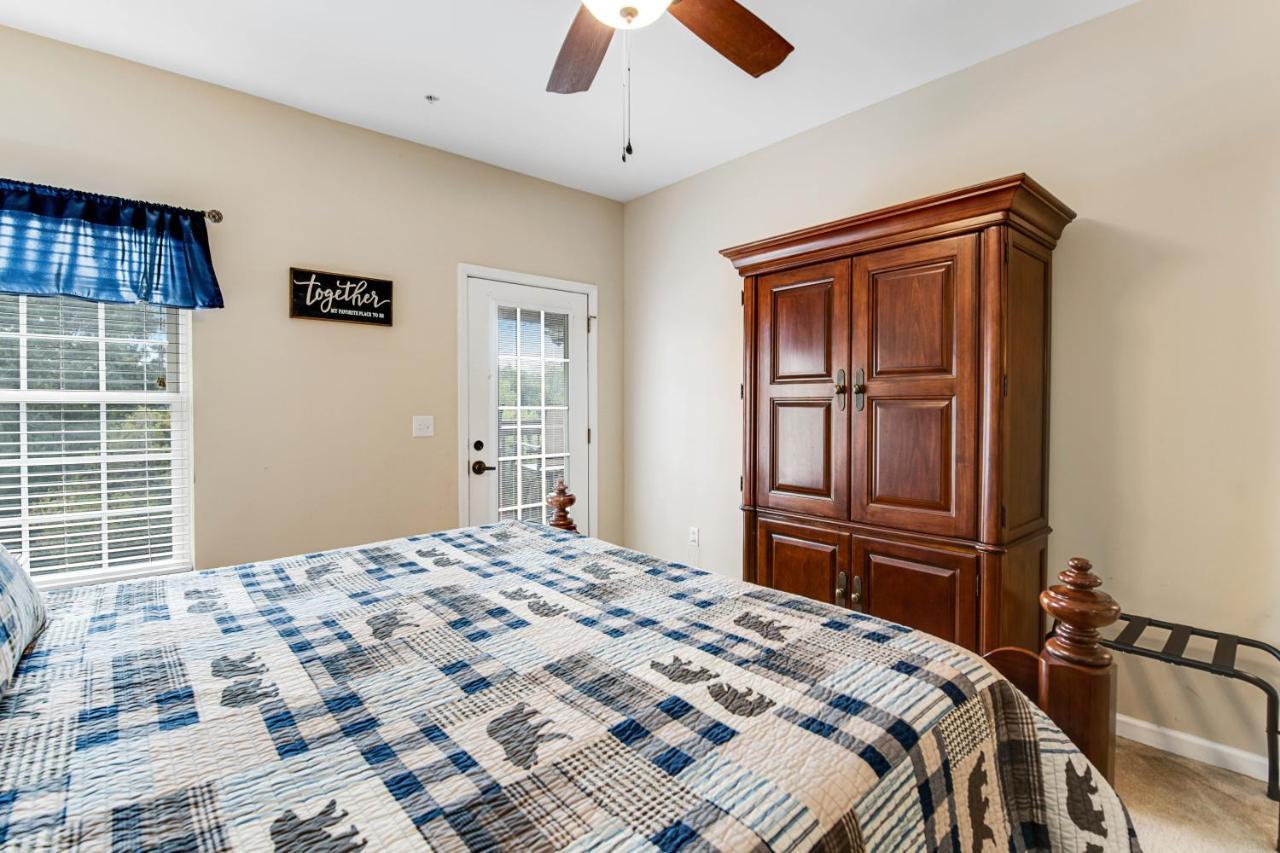 Holiday home Bandit's Riverfront Retreat